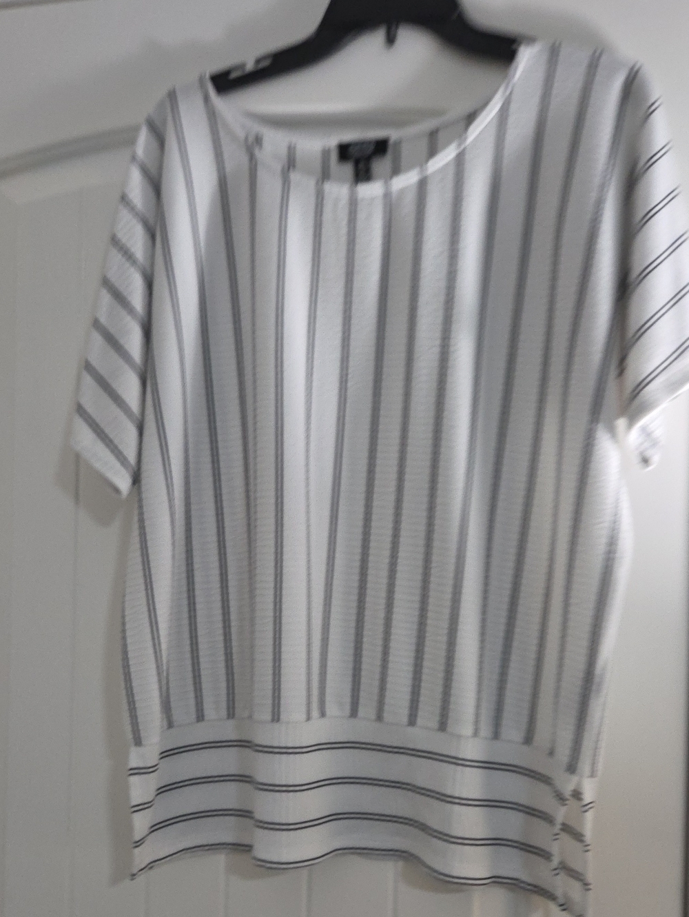 Jones New York White Short-Sleeve Striped Tee